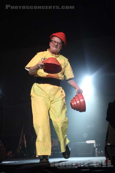 DEVO - 2008-06-03 - PARIS - Espace Charlie Parker - Grande Halle - 